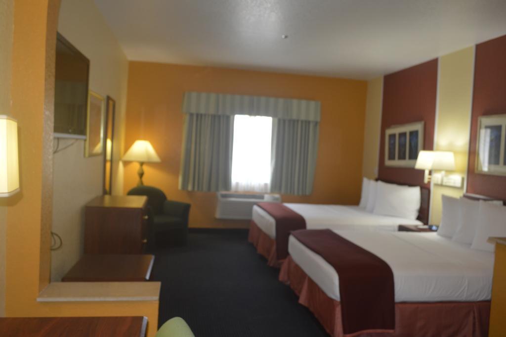 Howard Johnson By Wyndham San Antonio Hotel & Suites Extérieur photo