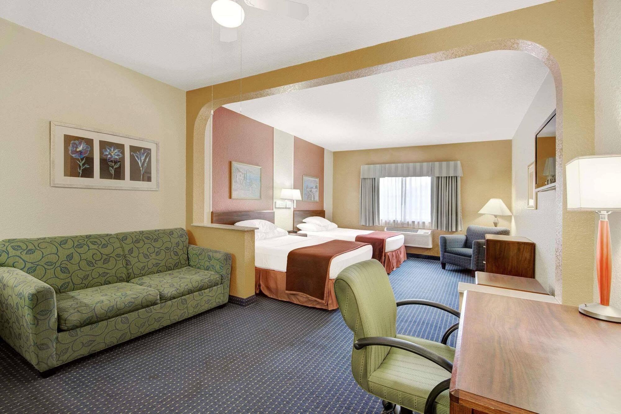 Howard Johnson By Wyndham San Antonio Hotel & Suites Extérieur photo