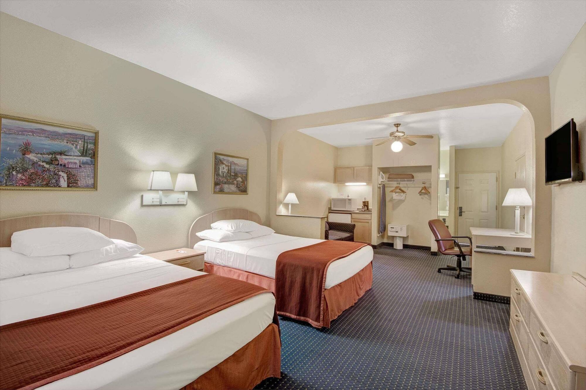 Howard Johnson By Wyndham San Antonio Hotel & Suites Extérieur photo
